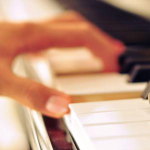 亚洲电影一区二区三区
