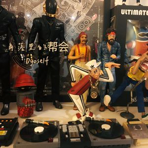 亚洲电影一区二区三区
